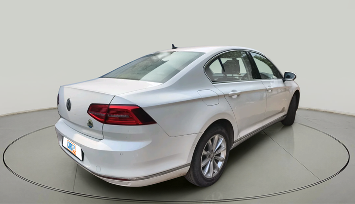 2018 Volkswagen Passat HIGHLINE DSG, Diesel, Automatic, 1,33,051 km, exterior