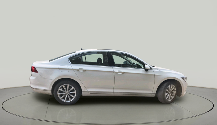 2018 Volkswagen Passat HIGHLINE DSG, Diesel, Automatic, 1,33,051 km, exterior