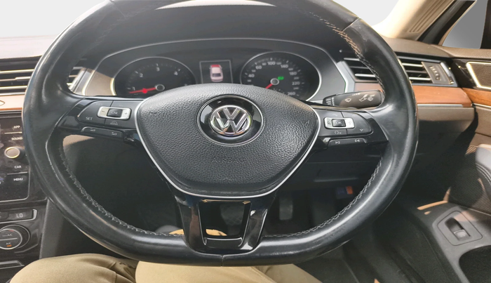 2018 Volkswagen Passat HIGHLINE DSG, Diesel, Automatic, 1,33,051 km, interior