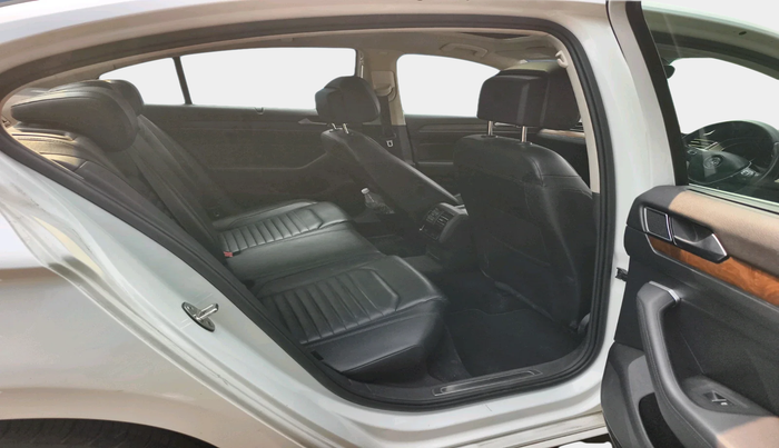 2018 Volkswagen Passat HIGHLINE DSG, Diesel, Automatic, 1,33,051 km, interior