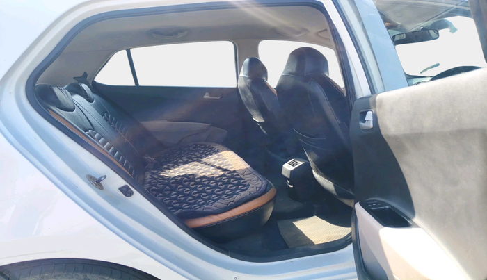 2014 Hyundai Grand i10 SPORTZ 1.1 CRDI, Diesel, Manual, 2,95,059 km, interior