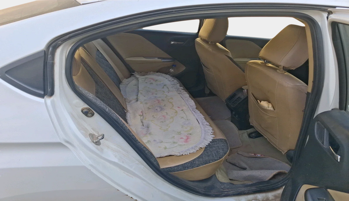 2015 Honda City 1.5L I-DTEC V, Diesel, Manual, 65,887 km, interior