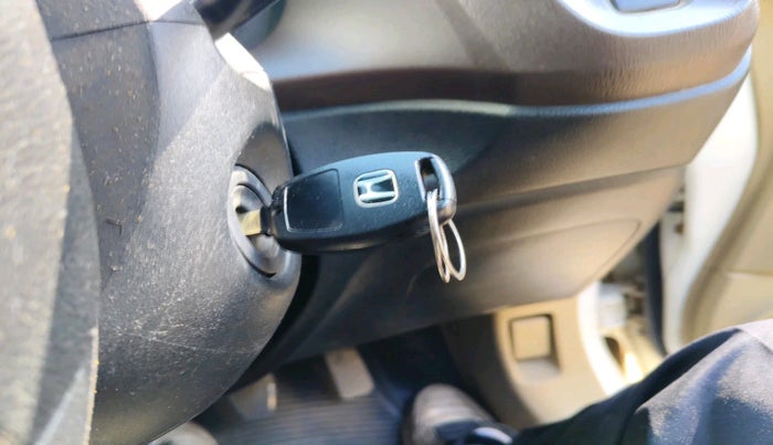 2013 Honda Amaze 1.5L I-DTEC S, Diesel, Manual, 1,66,700 km, interior
