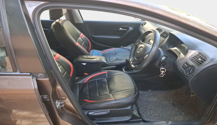 2017 Volkswagen Polo COMFORTLINE 1.2L, Petrol, Manual, 43,070 km, interior