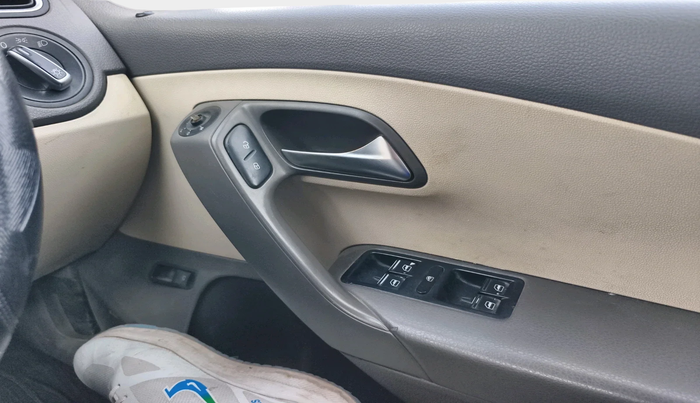 2013 Volkswagen Vento COMFORTLINE TSI AT PETROL, Petrol, Automatic, 1,30,546 km, interior