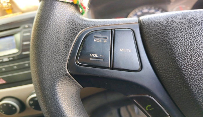 2014 Hyundai Xcent S (O) 1.2, Petrol, Manual, 1,18,368 km, interior