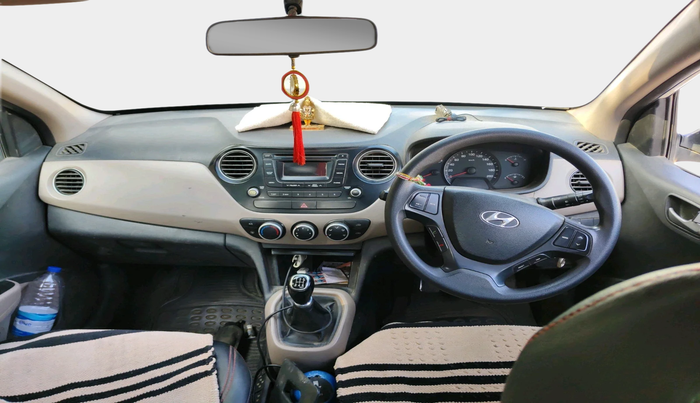 2014 Hyundai Xcent S (O) 1.2, Petrol, Manual, 1,18,368 km, interior