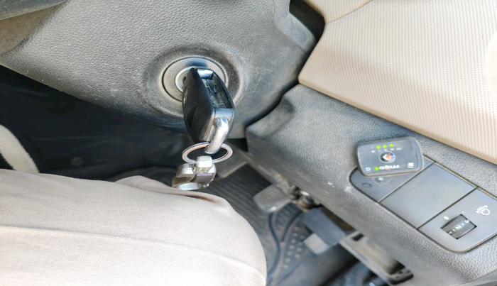 2014 Hyundai Xcent S (O) 1.2, Petrol, Manual, 1,18,368 km, interior