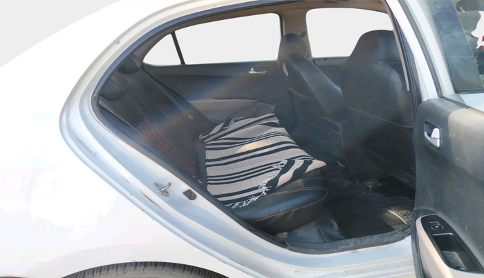 2014 Hyundai Xcent S (O) 1.2, Petrol, Manual, 1,18,368 km, interior