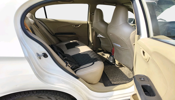 2013 Honda Amaze 1.2L I-VTEC S, Petrol, Manual, 1,17,946 km, interior