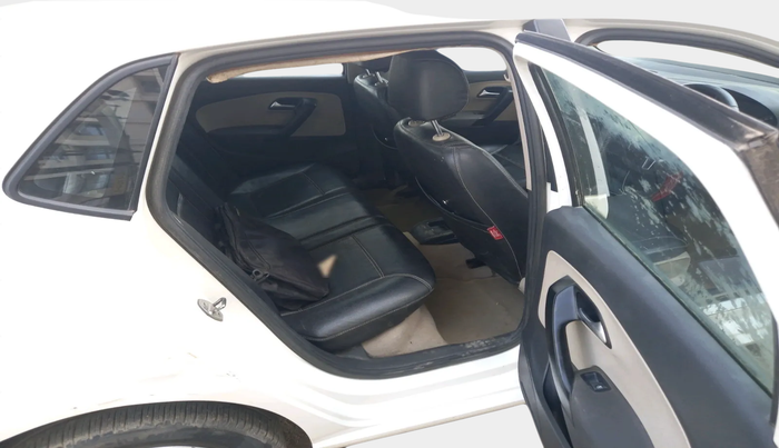 2013 Volkswagen Polo HIGHLINE DIESEL, Diesel, Manual, 1,25,274 km, interior