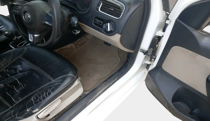 2013 Volkswagen Polo HIGHLINE DIESEL, Diesel, Manual, 1,25,274 km, interior