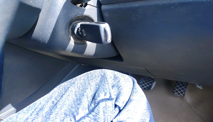 2016 Volkswagen Ameo COMFORTLINE 1.2L, Petrol, Manual, 2,05,971 km, interior