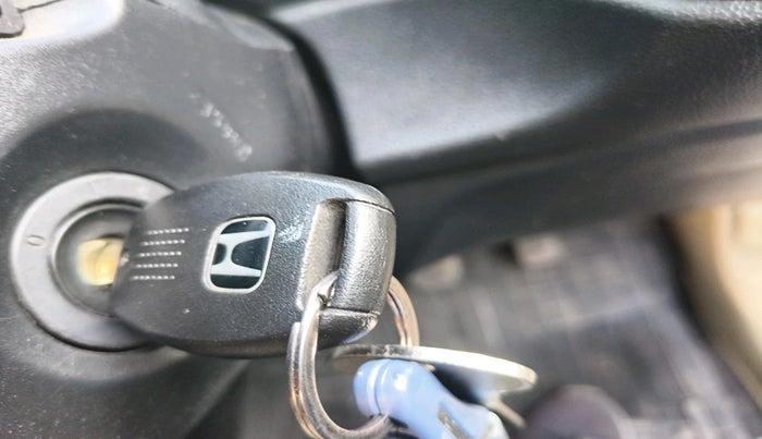 2015 Honda Mobilio 1.5L I-VTEC S, Petrol, Manual, 1,11,126 km, interior