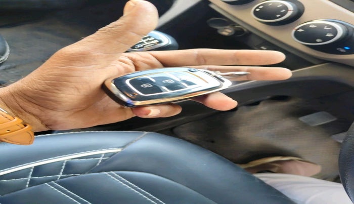 2015 Hyundai Grand i10 SPORTZ 1.2 KAPPA VTVT, Petrol, Manual, 1,03,912 km, interior