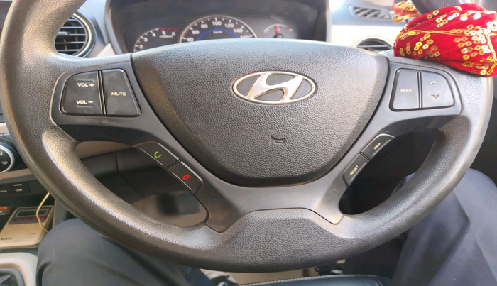 2015 Hyundai Grand i10 SPORTZ 1.1 CRDI, Diesel, Manual, 95,550 km, interior