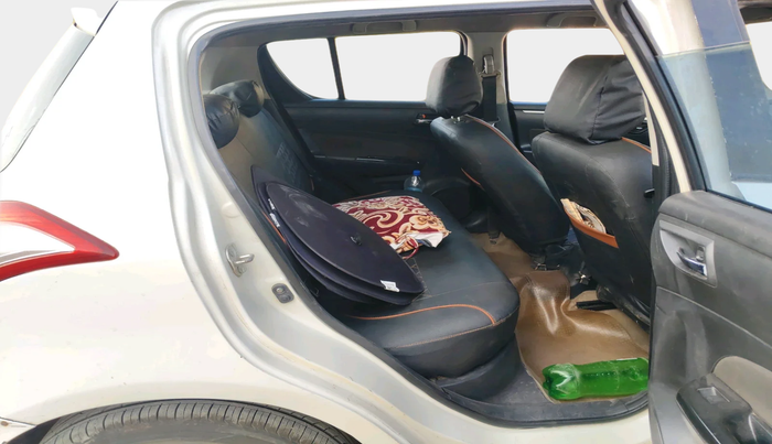 2013 Maruti Swift ZDI, Diesel, Manual, 1,25,431 km, interior
