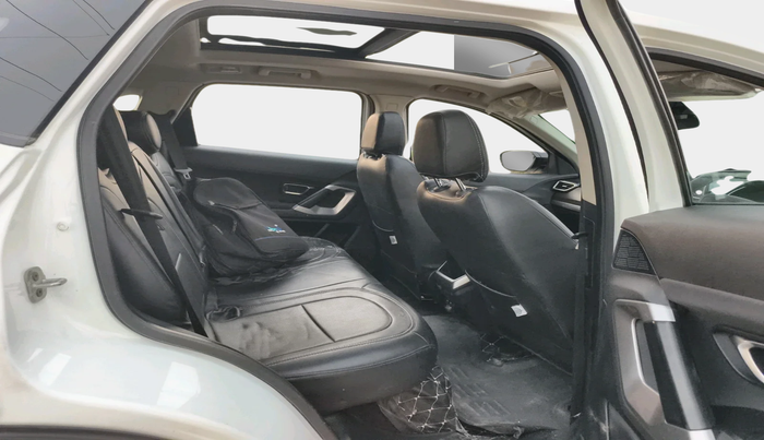 2022 Tata Harrier XT PLUS 2.0L KRYOTEC, Diesel, Manual, 32,220 km, interior