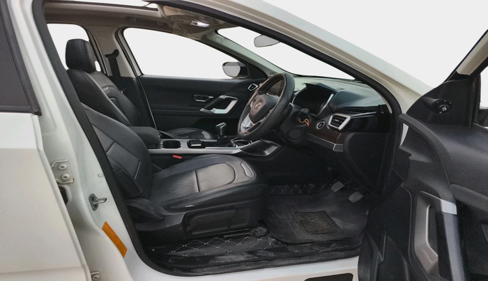 2022 Tata Harrier XT PLUS 2.0L KRYOTEC, Diesel, Manual, 32,220 km, interior