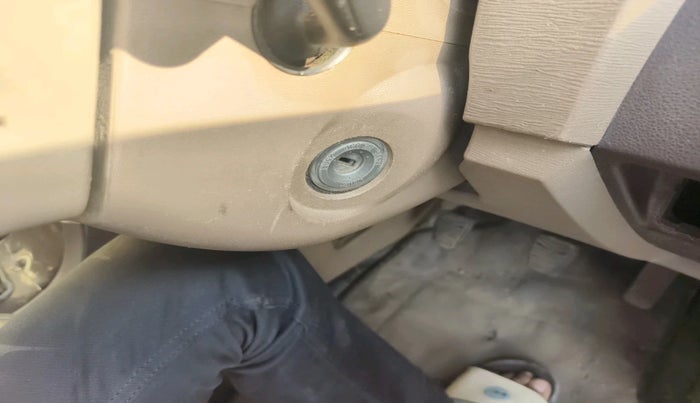 2012 Mahindra XUV500 W8, Diesel, Manual, 1,81,360 km, interior