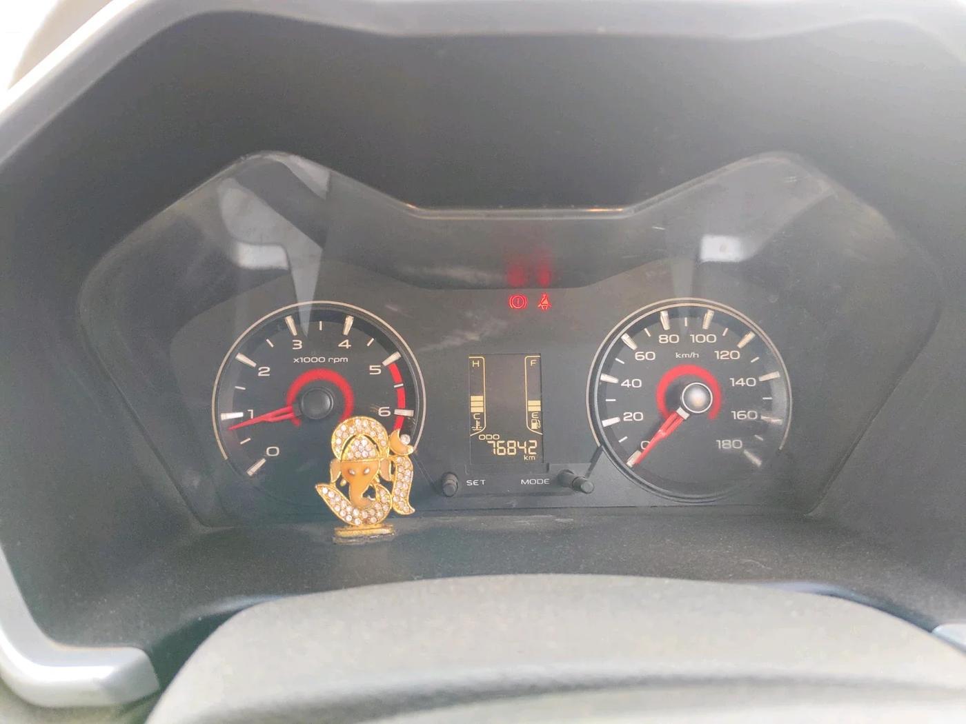 2016 Mahindra Kuv100 K8 5 STR, Petrol, Manual, 76,842 km, interior
