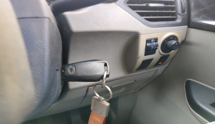 2016 Mahindra Kuv100 K8 5 STR, Petrol, Manual, 76,842 km, interior