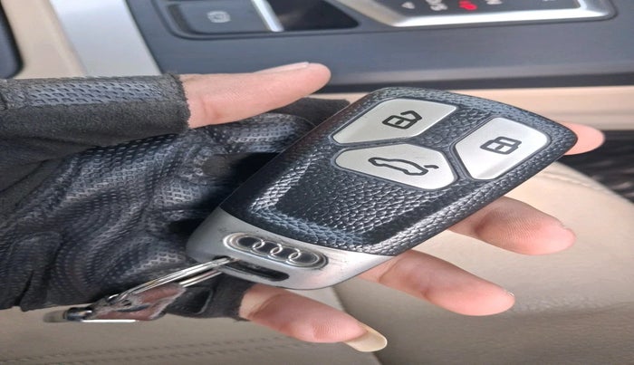 2018 Audi Q5 35 TDI PREMIUM PLUS, Diesel, Automatic, 58,346 km, interior