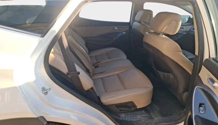 2014 Hyundai Santa Fe 2 WD AT, Diesel, Automatic, 1,21,271 km, interior