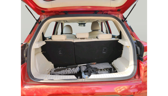 2019 Mahindra XUV300 W8 (O) 1.2 PETROL, Petrol, Manual, 32,984 km, exterior