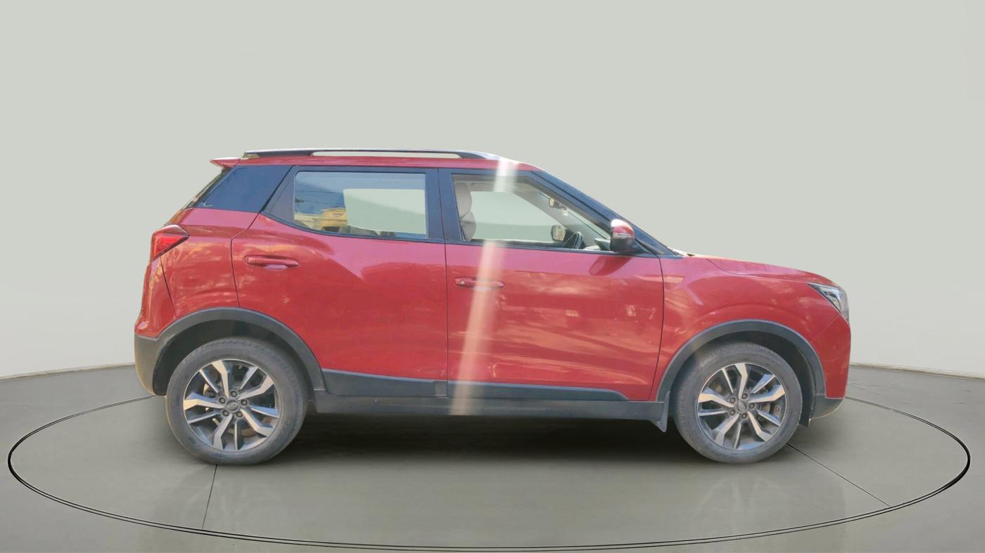 2019 Mahindra XUV300 W8 (O) 1.2 PETROL, Petrol, Manual, 32,984 km, exterior