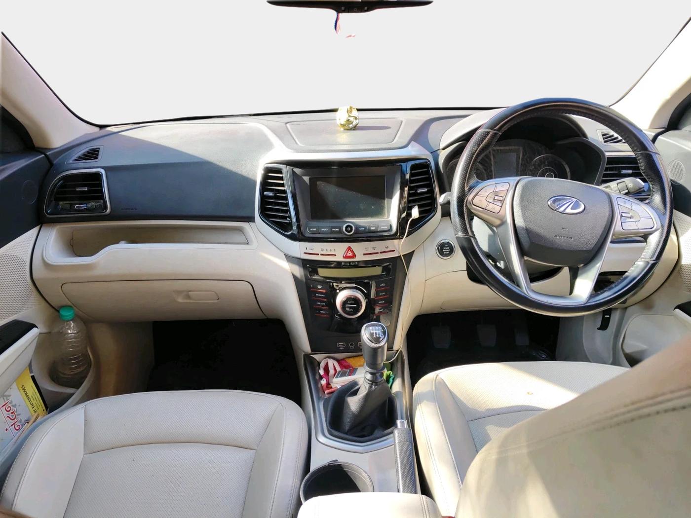 2019 Mahindra XUV300 W8 (O) 1.2 PETROL, Petrol, Manual, 32,984 km, interior