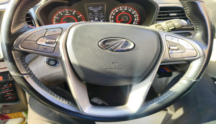2019 Mahindra XUV300 W8 (O) 1.2 PETROL, Petrol, Manual, 32,984 km, interior
