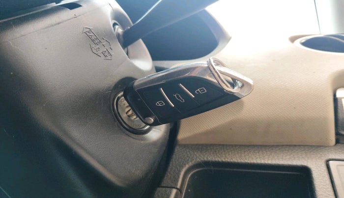 2013 Maruti Wagon R 1.0 LXI, Petrol, Manual, 83,338 km, interior