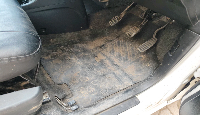 2013 Maruti Wagon R 1.0 LXI, Petrol, Manual, 83,338 km, interior