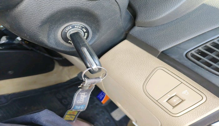 2014 Hyundai Eon ERA +, Petrol, Manual, 2,18,830 km, interior