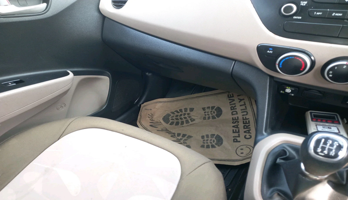 2014 Hyundai Grand i10 SPORTZ 1.2 KAPPA VTVT, Petrol, Manual, 1,10,631 km, interior