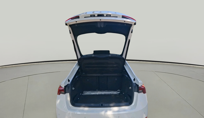 2022 Skoda Octavia L&K 2.0 AT, Petrol, Automatic, 18,347 km, exterior