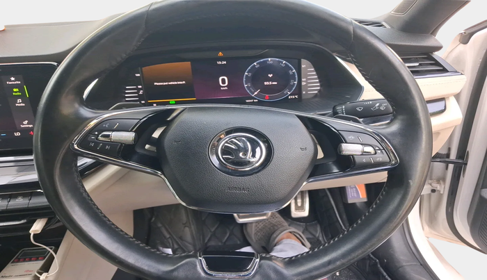 2022 Skoda Octavia L&K 2.0 AT, Petrol, Automatic, 18,347 km, interior