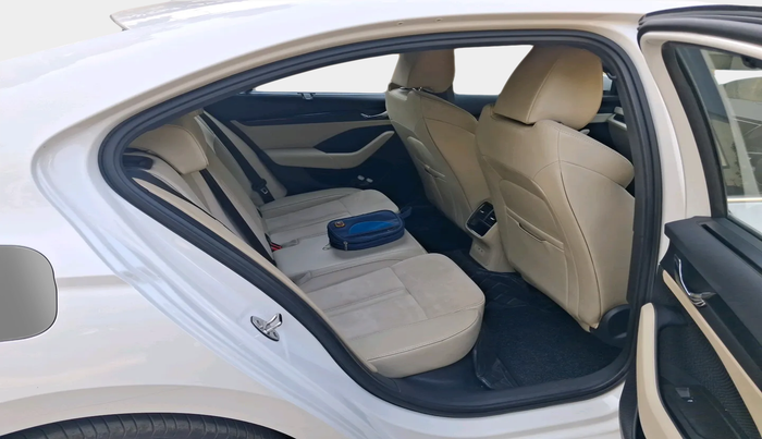 2022 Skoda Octavia L&K 2.0 AT, Petrol, Automatic, 18,347 km, interior