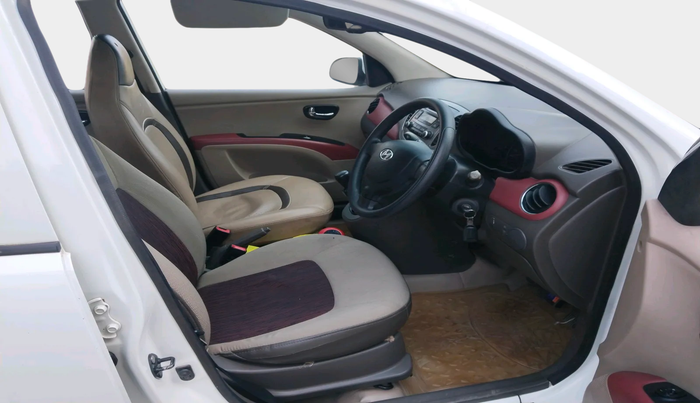 2013 Hyundai i10 MAGNA 1.2, Petrol, Manual, 98,659 km, interior