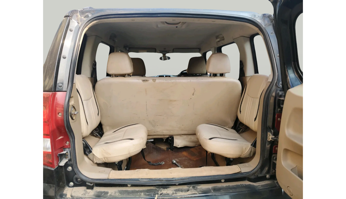 2017 Mahindra TUV300 T8, Diesel, Manual, 82,204 km, exterior