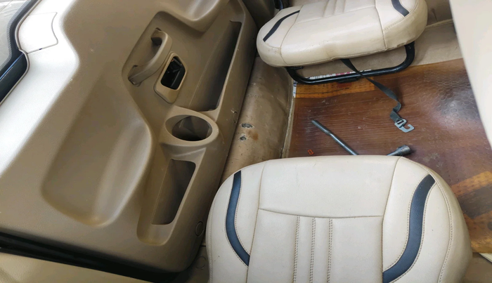 2017 Mahindra TUV300 T8, Diesel, Manual, 82,204 km, interior