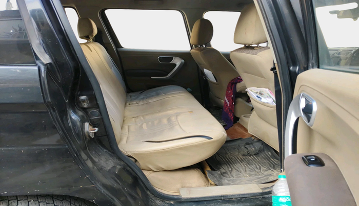 2017 Mahindra TUV300 T8, Diesel, Manual, 82,204 km, interior