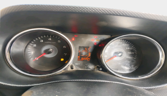 2017 Mahindra TUV300 T8, Diesel, Manual, 82,204 km, interior