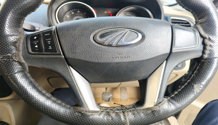 2017 Mahindra TUV300 T8, Diesel, Manual, 82,204 km, interior