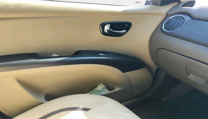 2012 Hyundai i10 MAGNA 1.2, Petrol, Manual, 1,04,916 km, interior