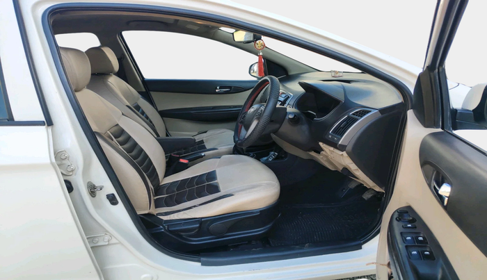 2013 Hyundai i20 ASTA 1.4 CRDI, Diesel, Manual, 1,10,383 km, interior