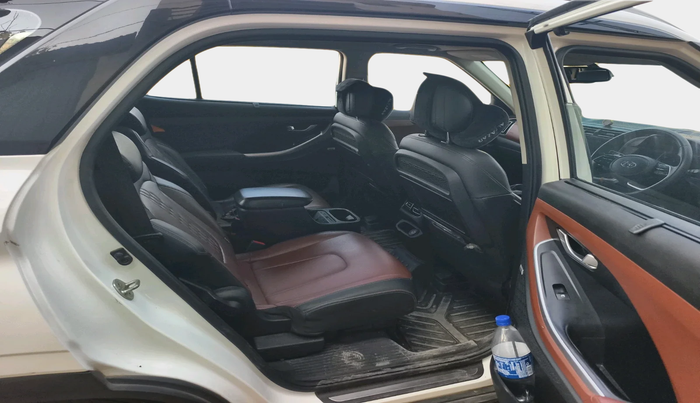 2021 Hyundai ALCAZAR 1.5 SIGNATURE (O) AT 6STR, Diesel, Automatic, 1,23,304 km, interior