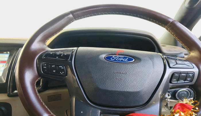 2016 Ford Endeavour TITANIUM 2.2 4X2 AT, Diesel, Automatic, 1,01,080 km, interior