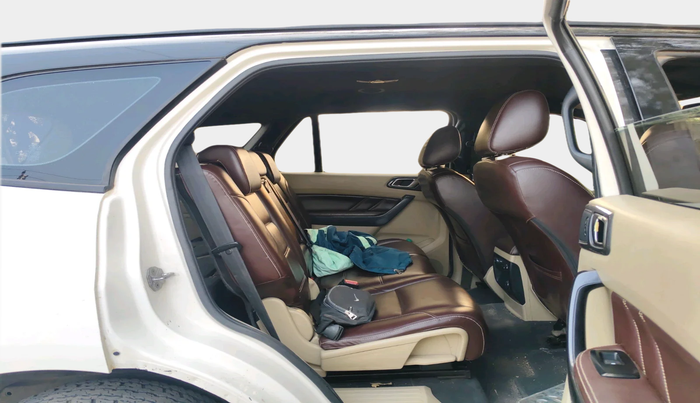 2016 Ford Endeavour TITANIUM 2.2 4X2 AT, Diesel, Automatic, 1,01,080 km, interior